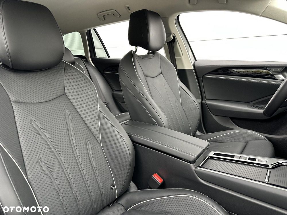 Volkswagen Passat - 17