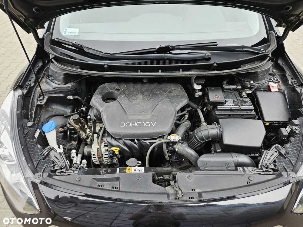 Hyundai i30 1.6 Classic + - 15