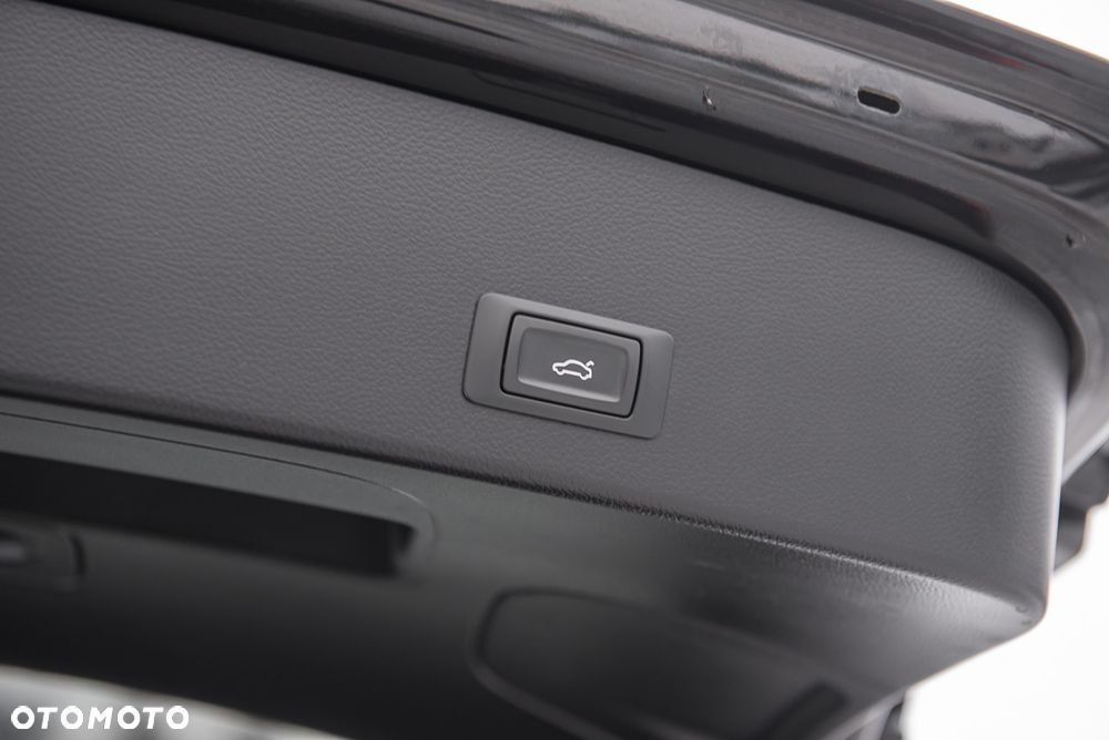 Audi A6 Avant 2.0 TDI quattro S tronic - 29