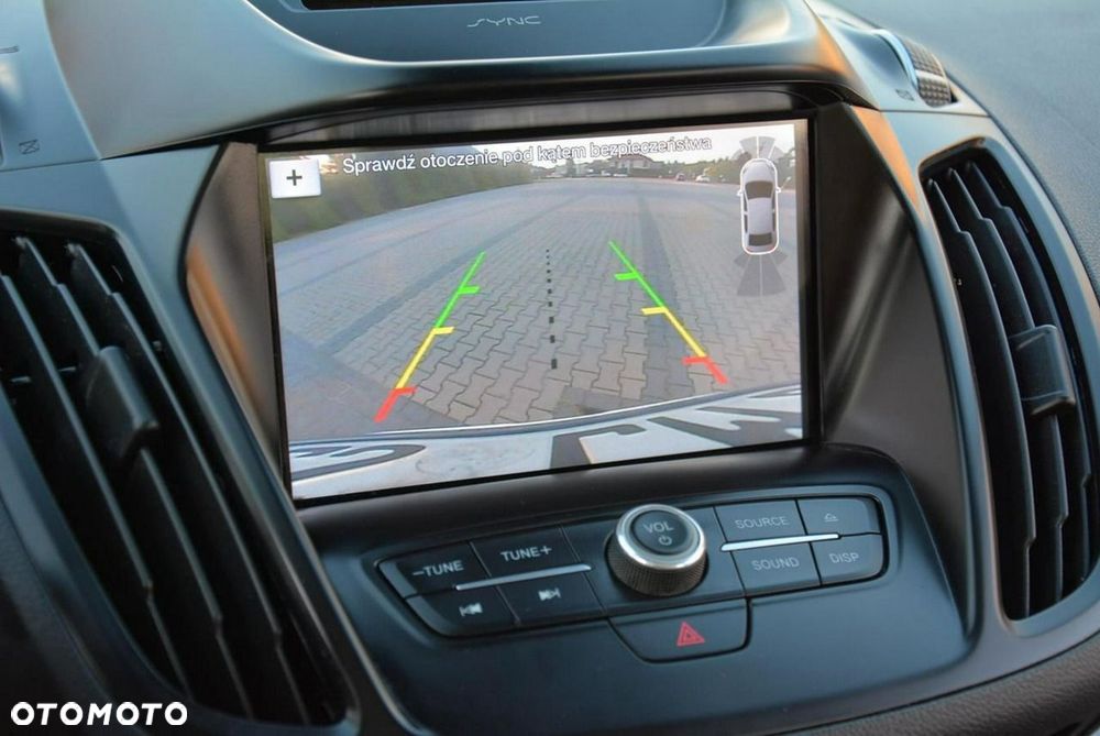 Ford Kuga 1.5 EcoBoost 2x4 ST-Line - 24