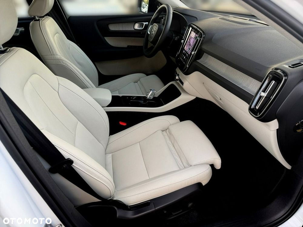 Volvo XC 40 - 24