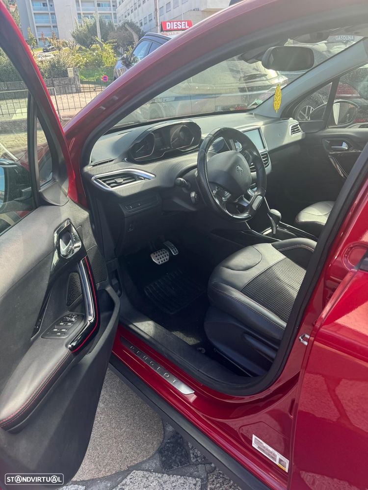 Peugeot 2008 PureTech 110 Stop&Start EAT6 GT-Line Edition - 9