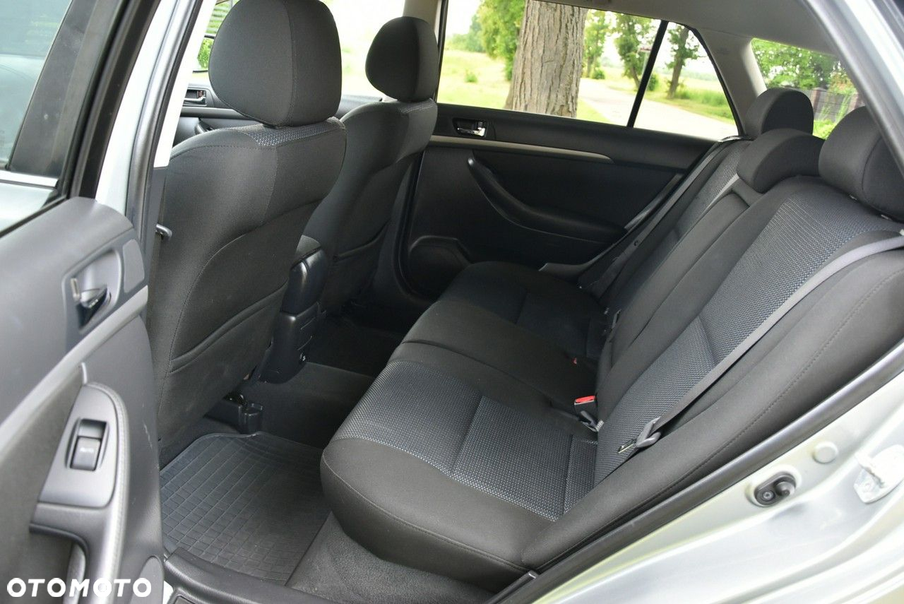 Toyota Avensis 2.0 VVT-i Sol - 13