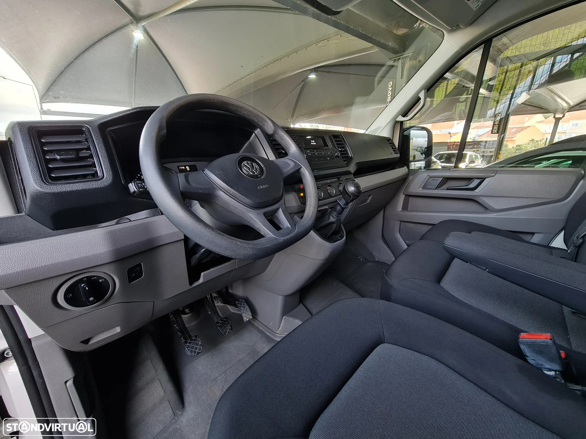 VW Crafter 2.0 TDI L3H2  c/Iva DEDUTÍVEL - 16