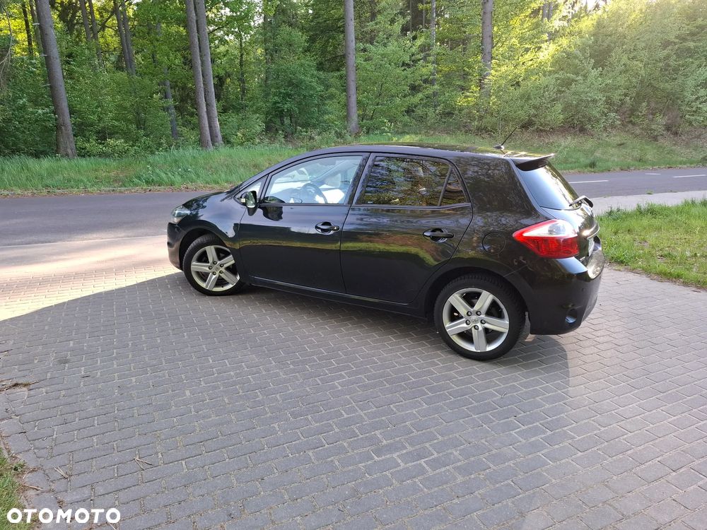 Toyota Auris 1.6 Dynamic - 1