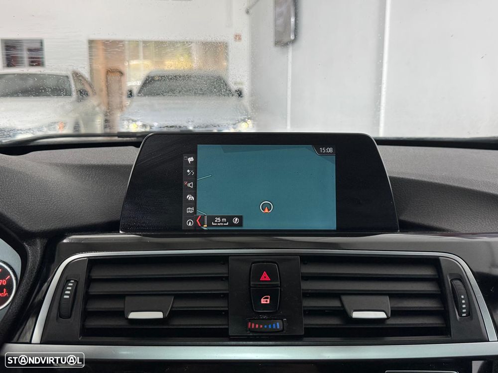 BMW 330 e iPerformance Pack M - 21