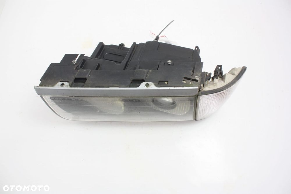 REFLEKTOR PRZEDNI PRAWY LAMPA BMW 728 E38 - 3