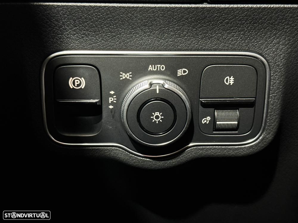 Mercedes-Benz GLA 250 e 8G-DCT Progressive - 46