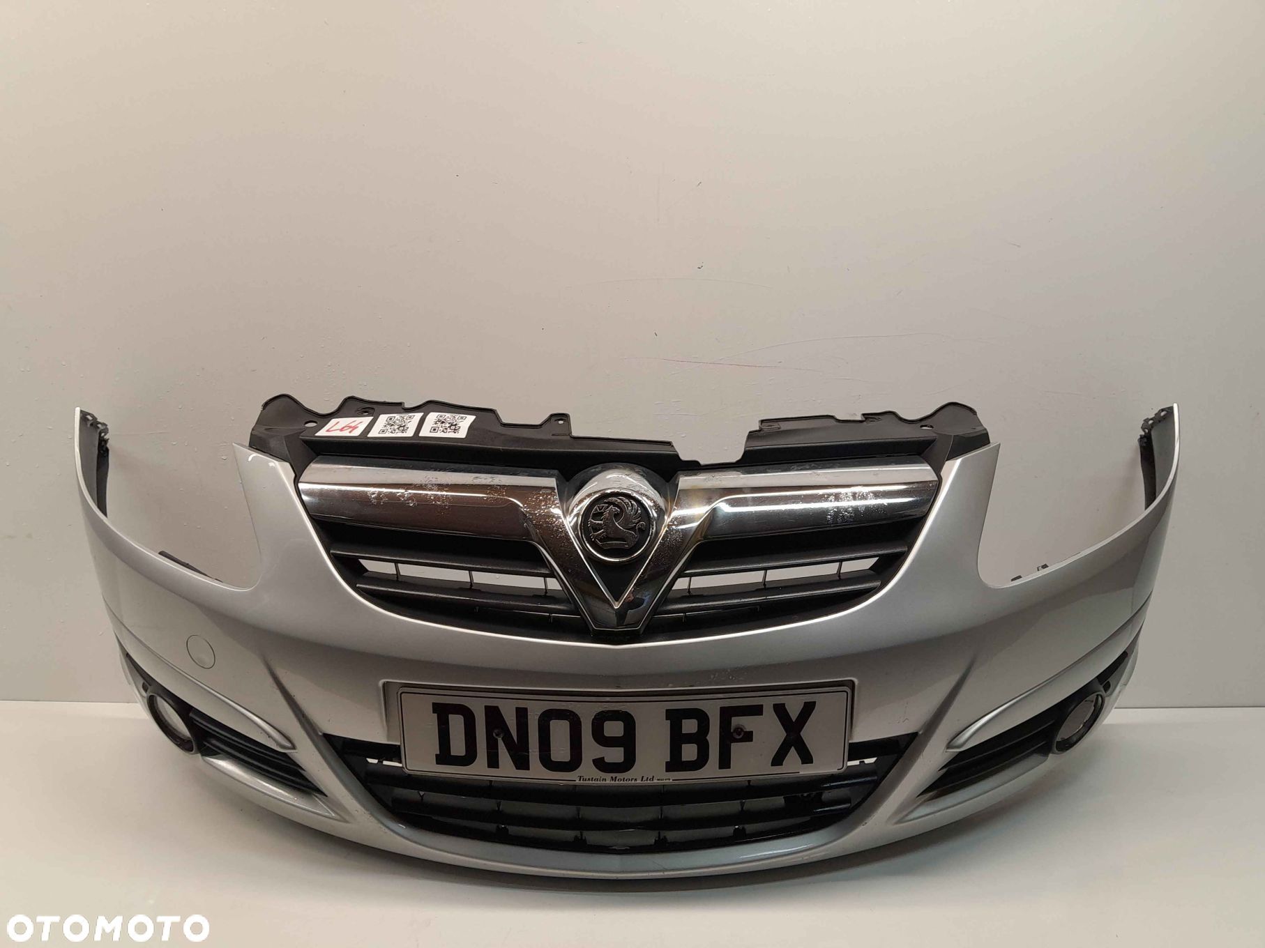 } ZDERZAK PRZÓD PRZEDNI OPEL CORSA D Z157 Z176 SREBRNY HALOGENY - 1