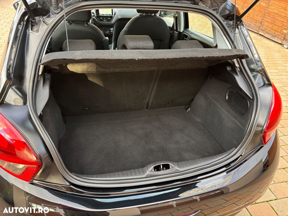 Peugeot 208 1.2 L PureTech Allure - 18