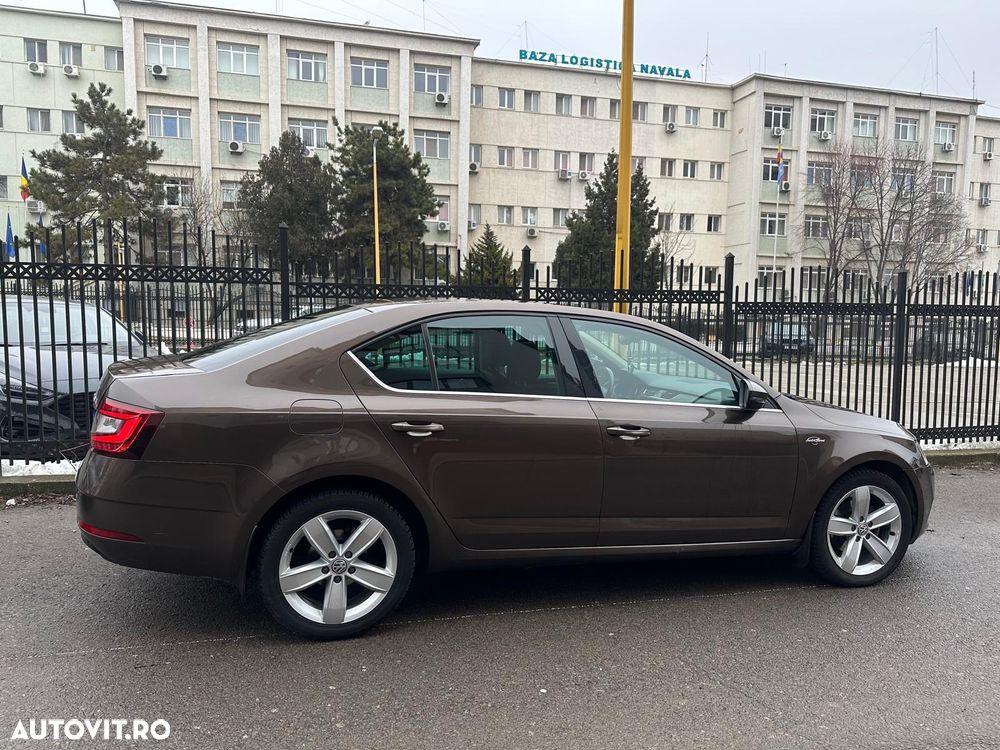 Skoda Octavia 2.0 TDI DSG Premium Edition - 4