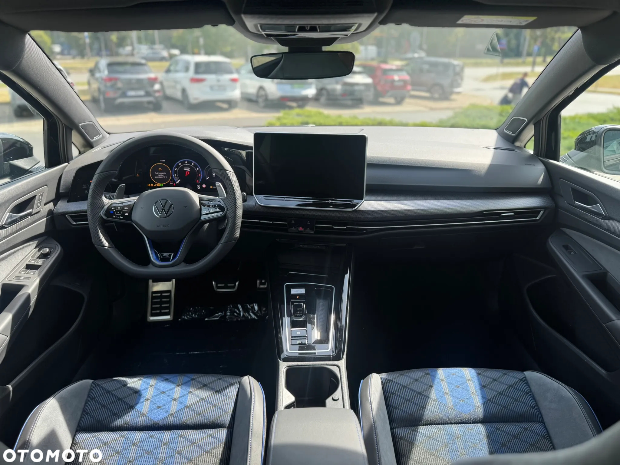 Volkswagen Golf VIII 2.0 TSI 4Motion R - 27