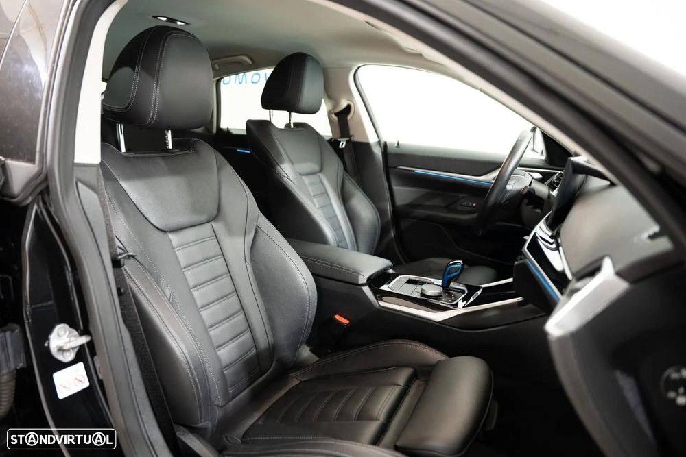 BMW i4 eDrive40 - 28