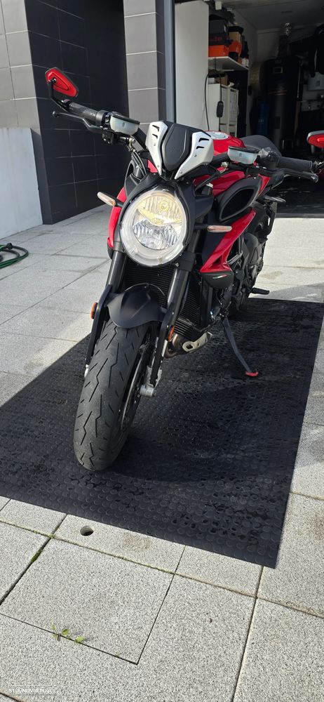 MV Agusta Dragster 800R - 4