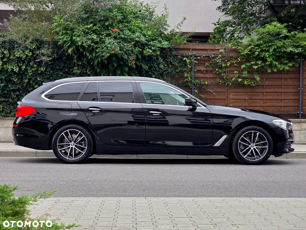 BMW Seria 5 520d xDrive - 10