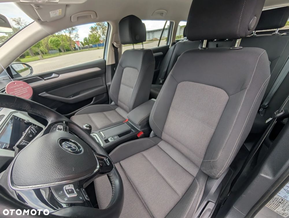 Volkswagen Passat 2.0 TDI BMT Comfortline - 12