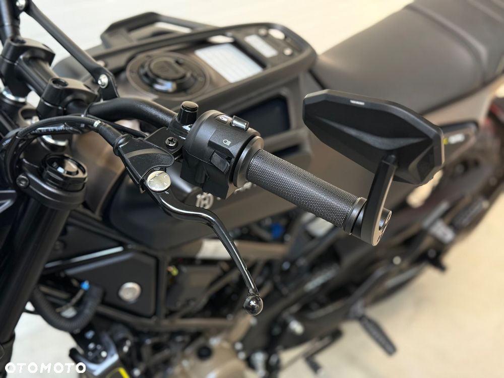 Husqvarna Svartpilen - 27