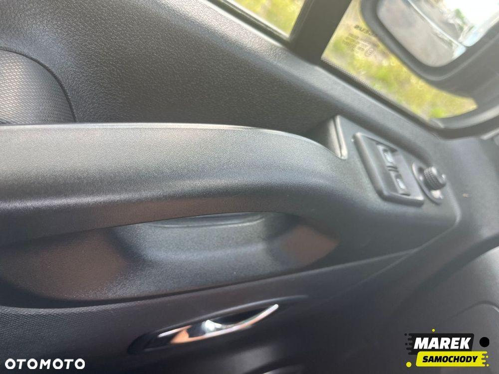 Opel Vivaro - 12