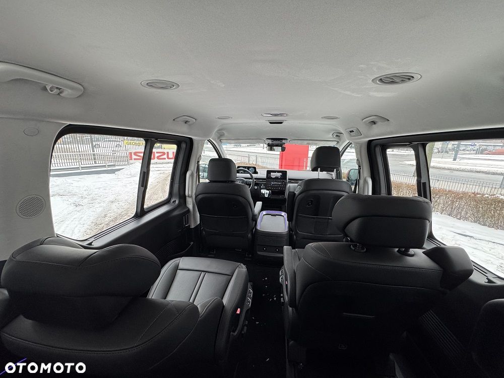 Hyundai Staria 1.6 T-GDI HEV Luxury - 17