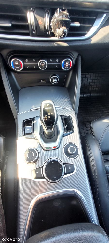 Alfa Romeo Stelvio 2.0 Turbo Veloce Q4 - 11