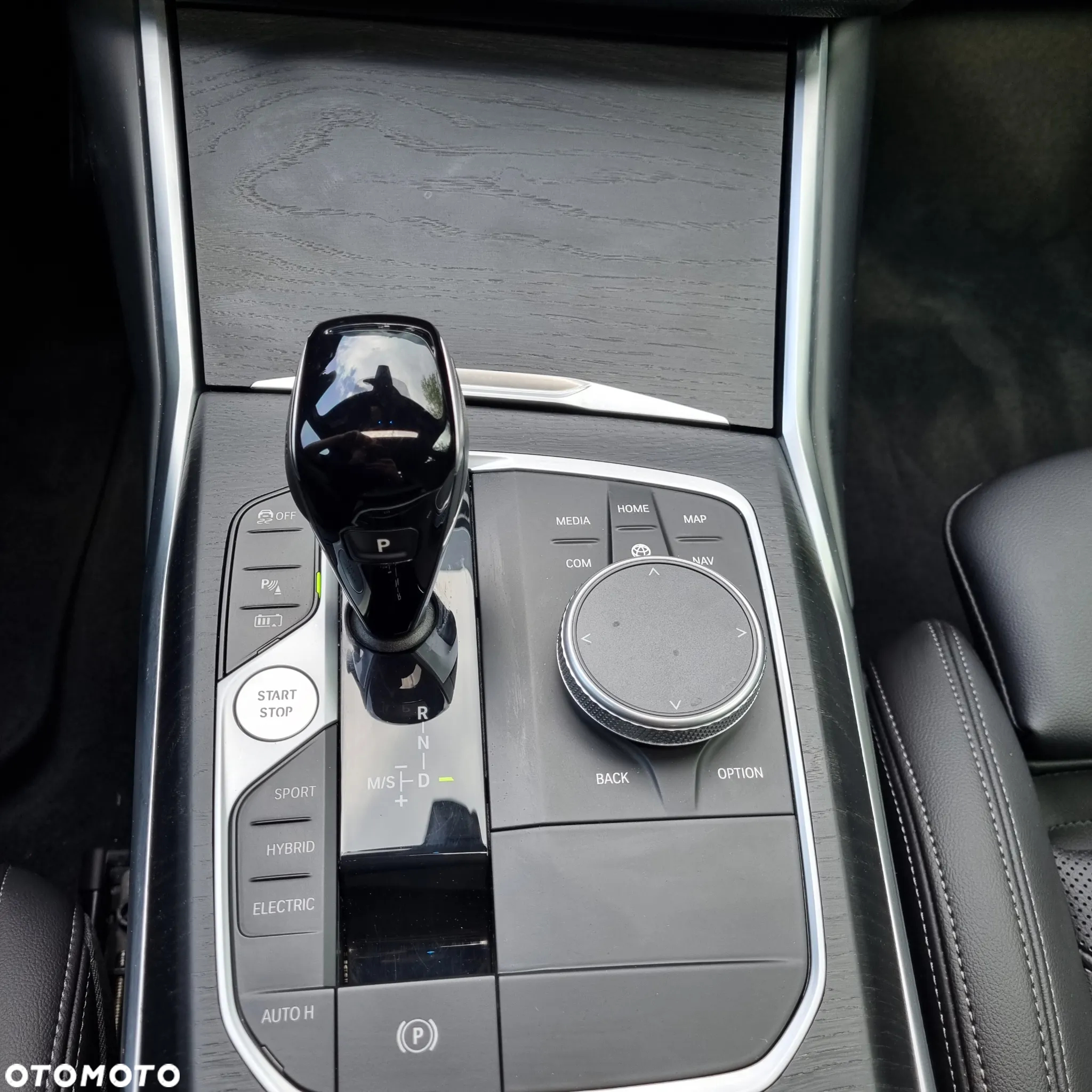 BMW Seria 3 ver-330e-sport-line - 28
