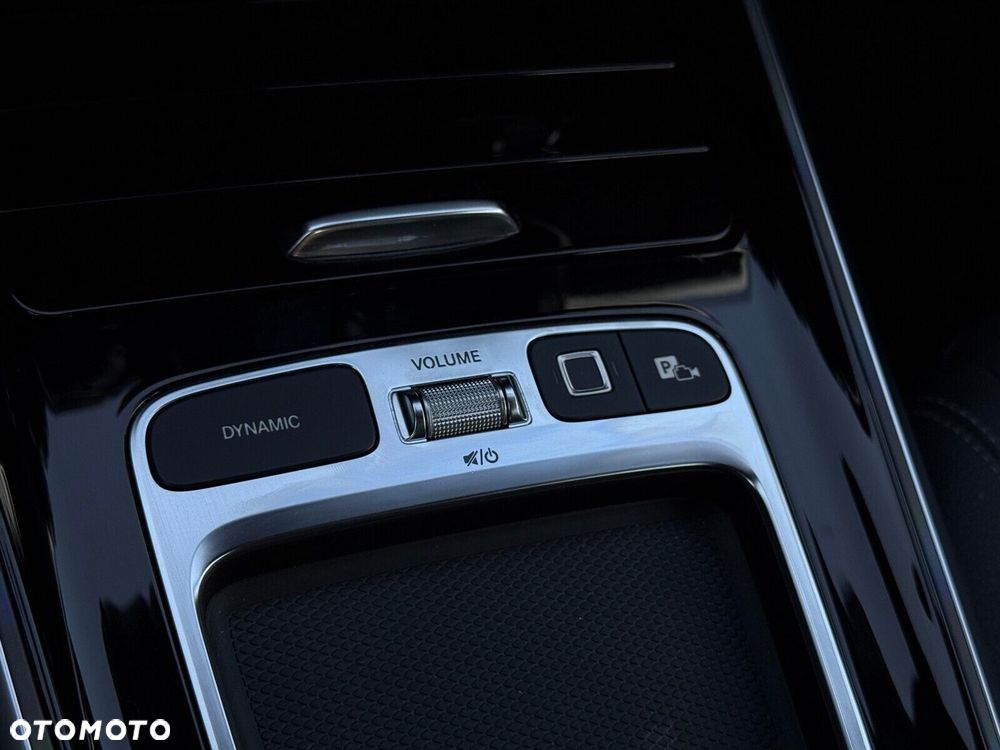 Mercedes-Benz GLB 200 Progressive 7G-DCT - 24