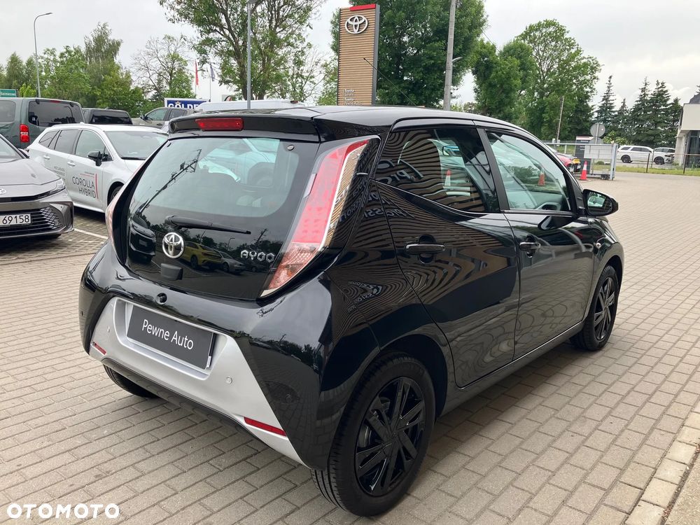 Toyota Aygo x-play - 11