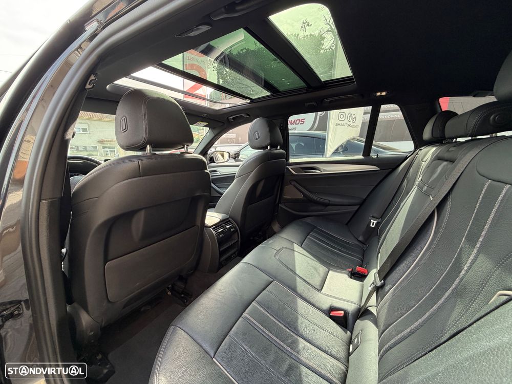 BMW 530 e Pack Desportivo M - 13