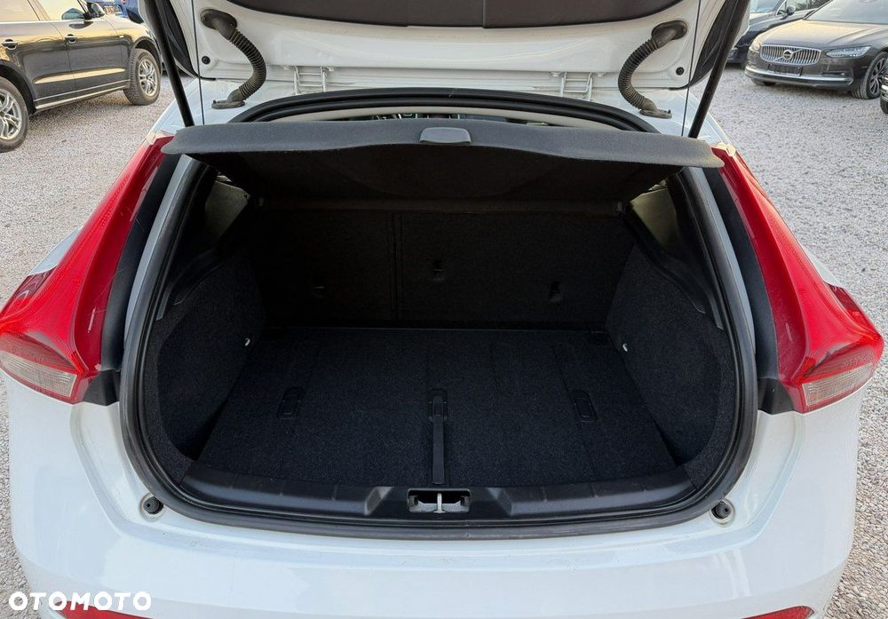 Volvo V40 - 34