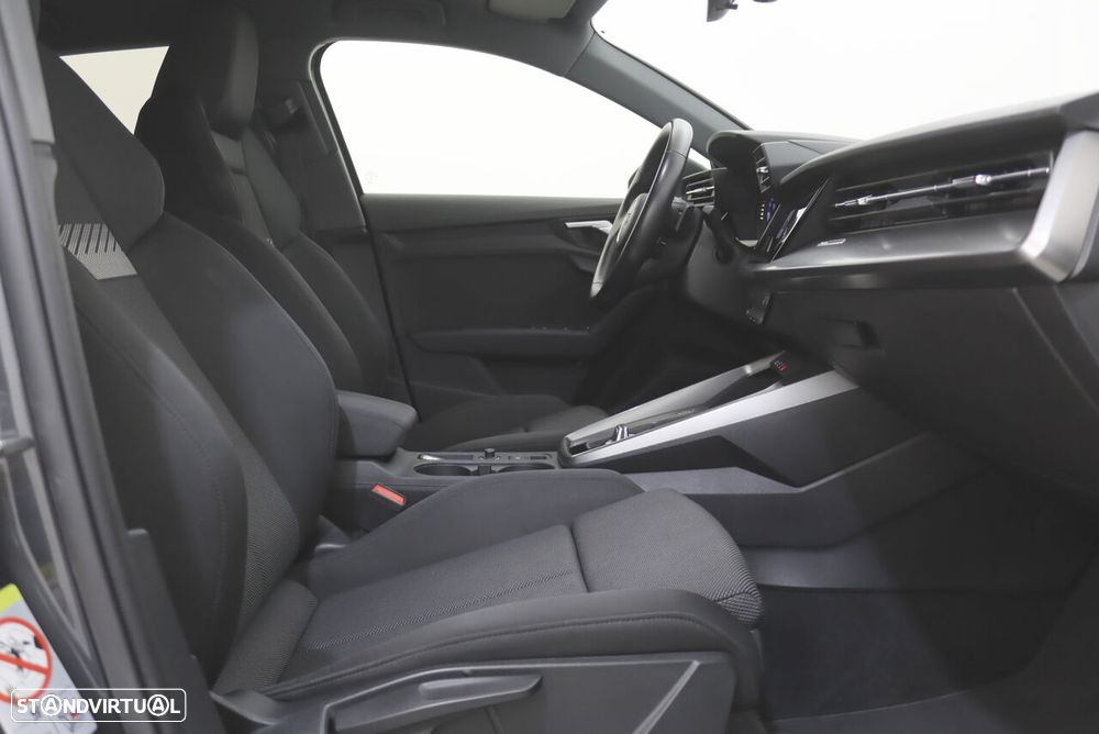 Audi A3 Sportback 30 TDI S line S tronic — fotografia 9