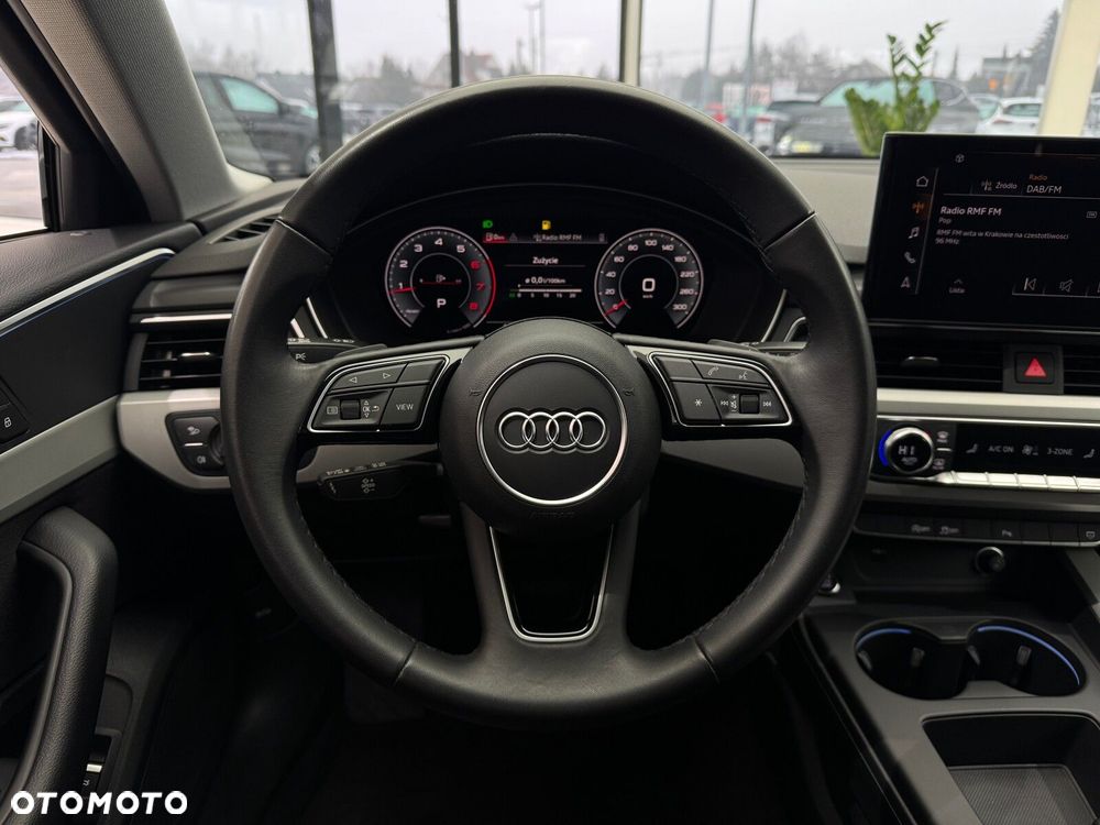 Audi A4 Limousine - 16