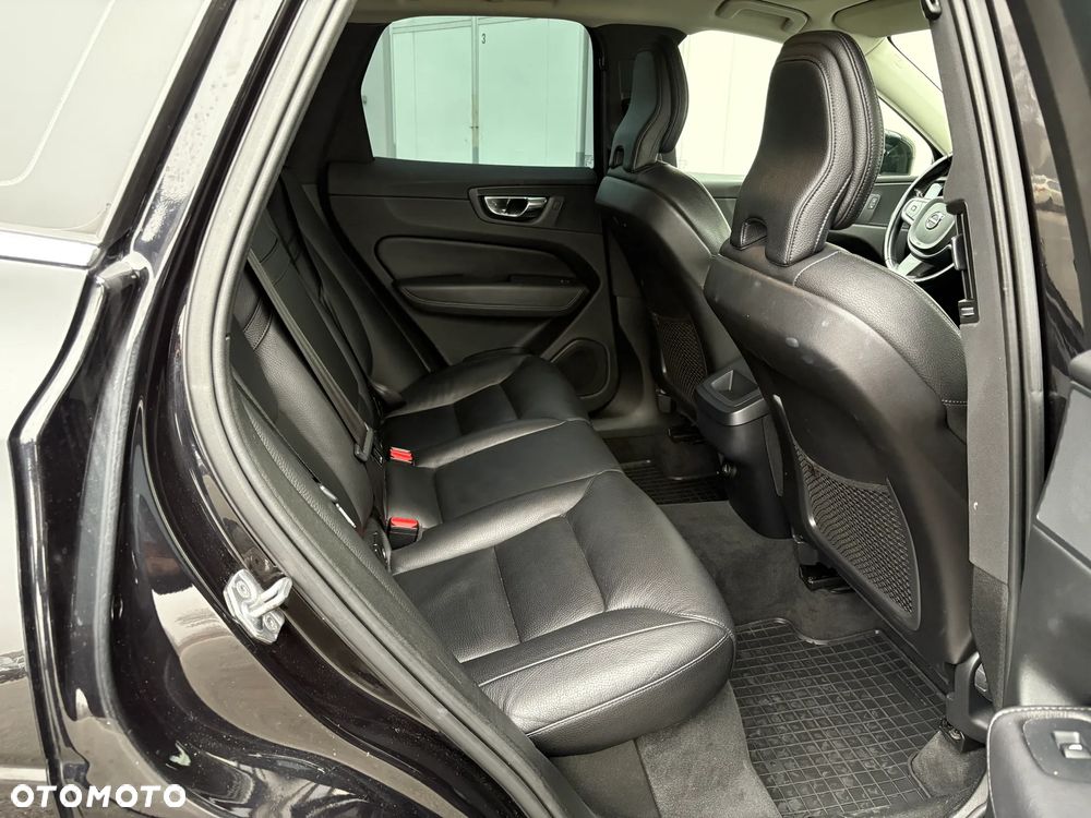 Volvo XC 60 D4 AWD Geartronic Momentum - 12