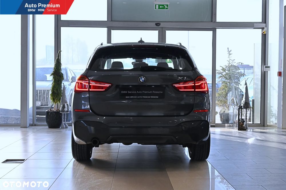 BMW X1 xDrive18d - 16