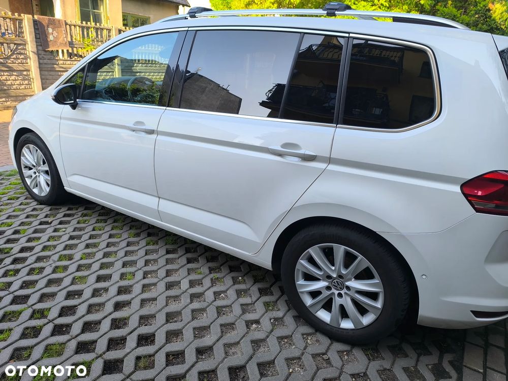 Volkswagen Touran 2.0 TDI BMT Comfortline DSG - 4