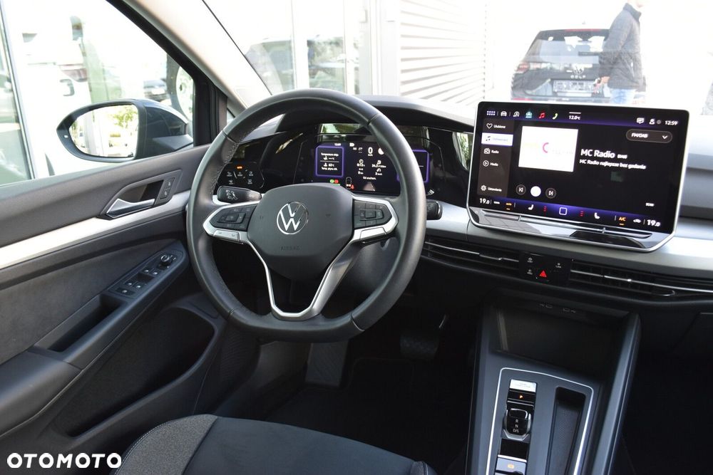 Volkswagen Golf - 10