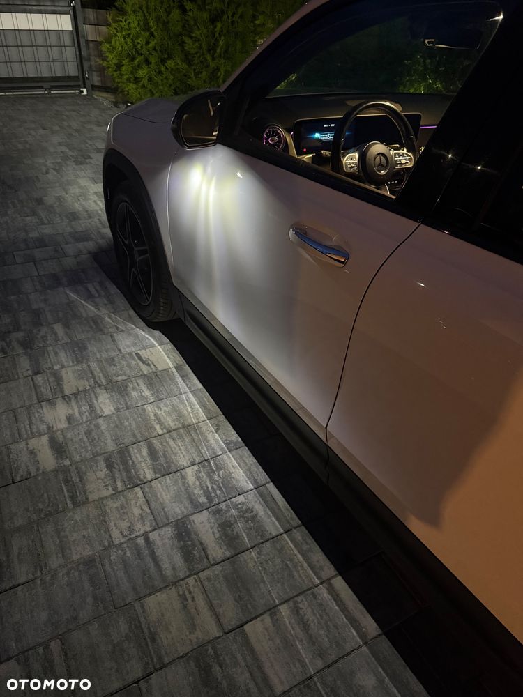 Mercedes-Benz GLB 250 4-Matic AMG Line 8G-DCT - 29