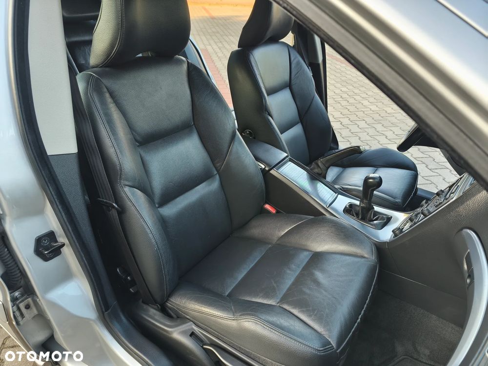Volvo S60 2.4 Summum - 24