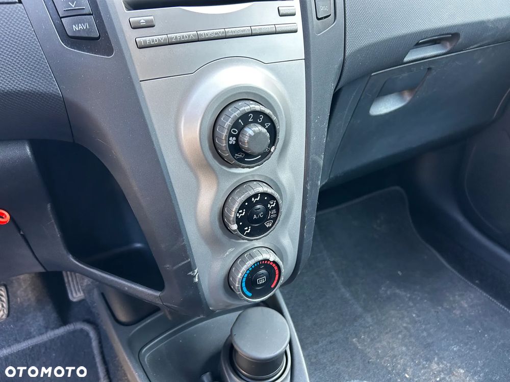 Toyota Yaris - 18