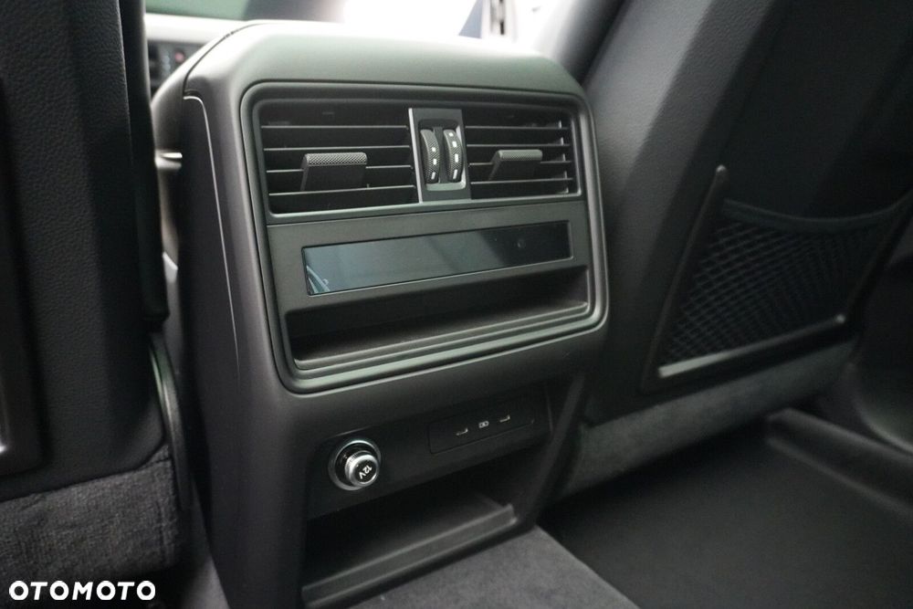 Porsche Cayenne - 30