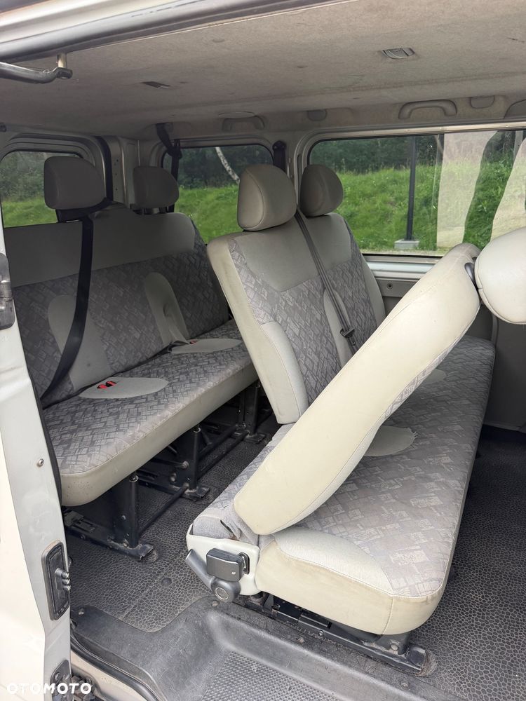 Opel Vivaro - 10