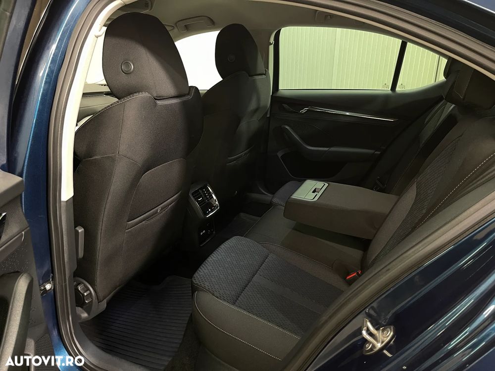 Skoda Octavia 2.0 TDI DSG Style - 11