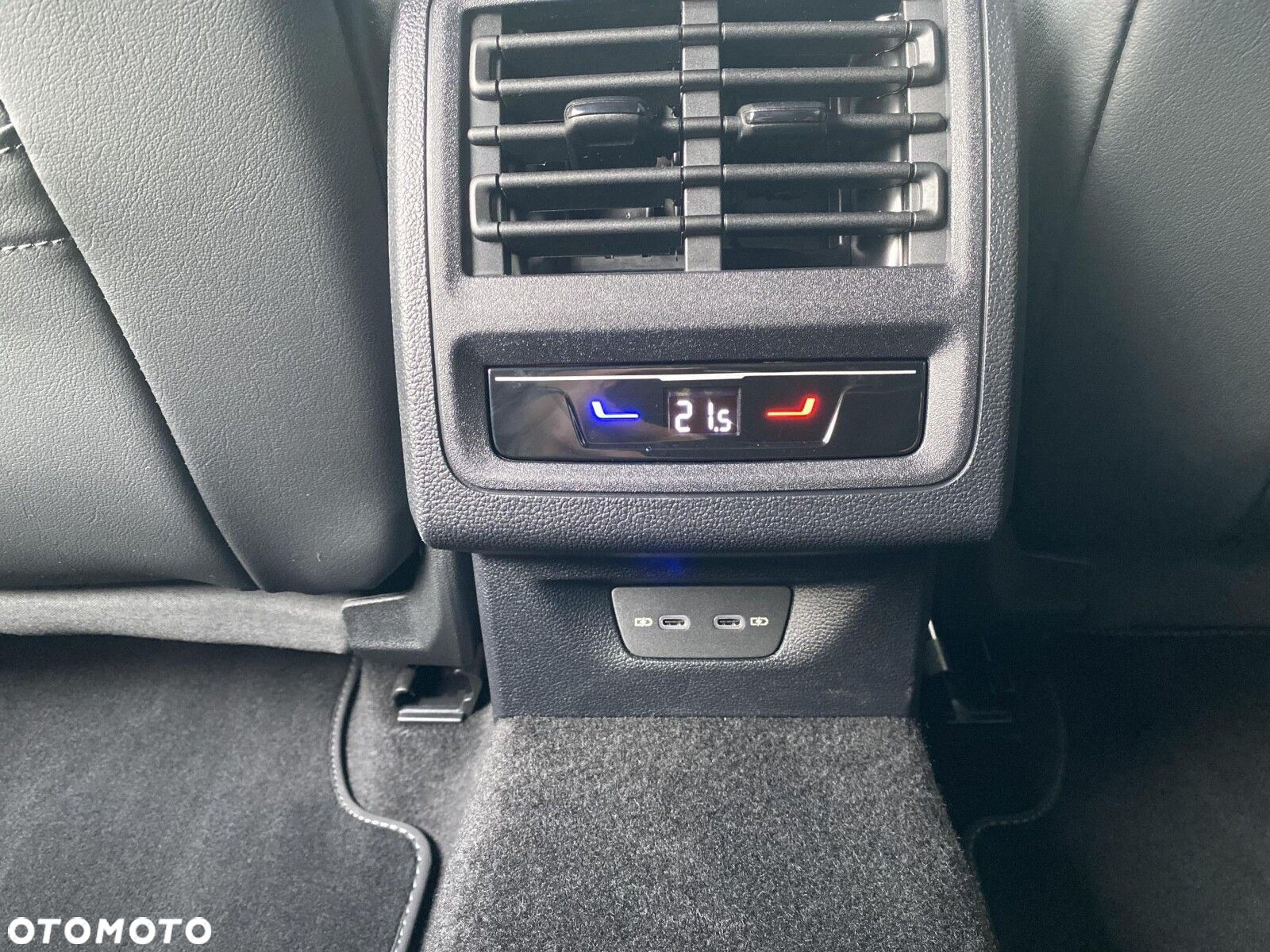 Volkswagen Golf - 22