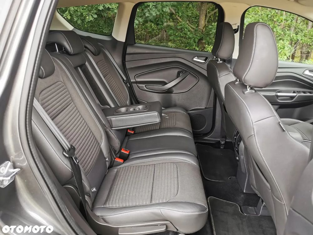 Ford Kuga 1.5 EcoBoost 2x4 Titanium - 10