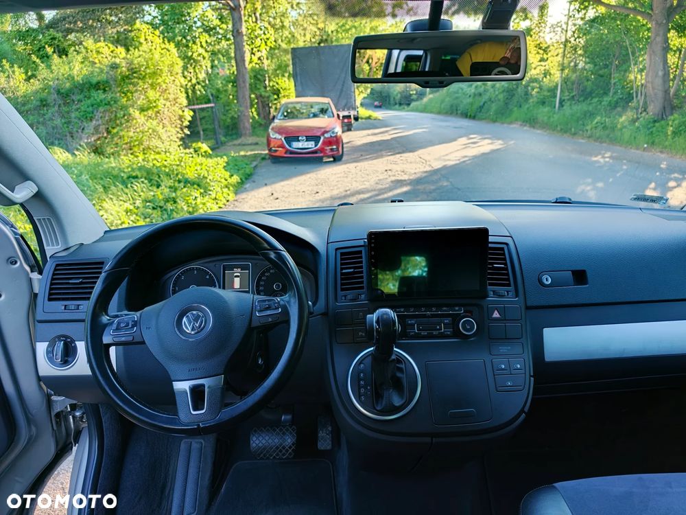 Volkswagen Multivan - 13