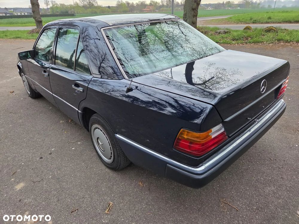 Mercedes-Benz W124 (1984-1993) - 12