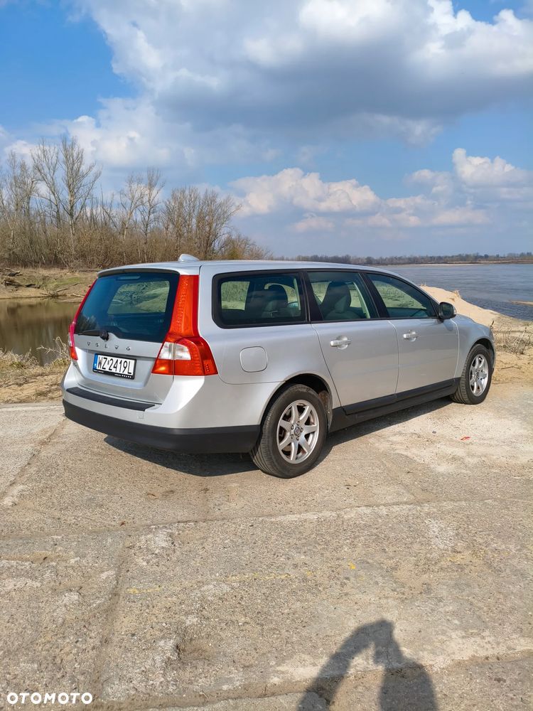 Volvo V70 2.4D Kinetic - 3