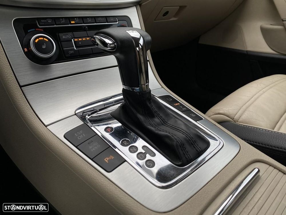 VW Passat CC 2.0 TDi BlueMotion DSG - 22