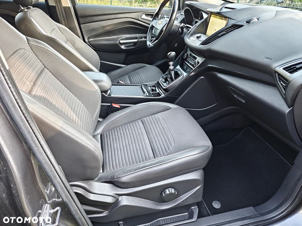 Ford Kuga 2.0 TDCi 4x4 Titanium - 6