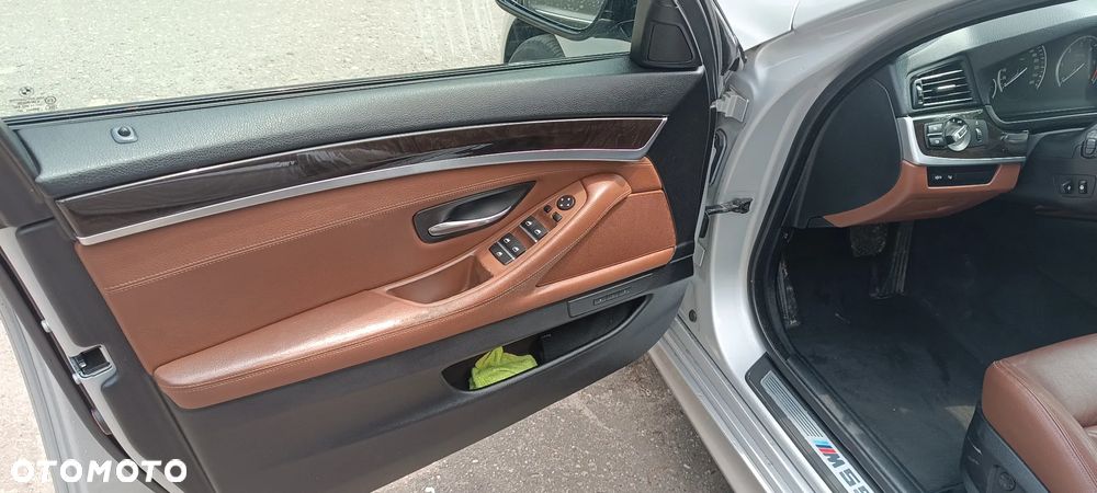 BMW Seria 5 535d xDrive - 7