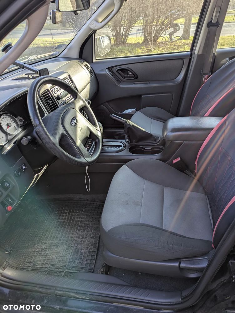 Ford Escape 2.3 XLS - 11